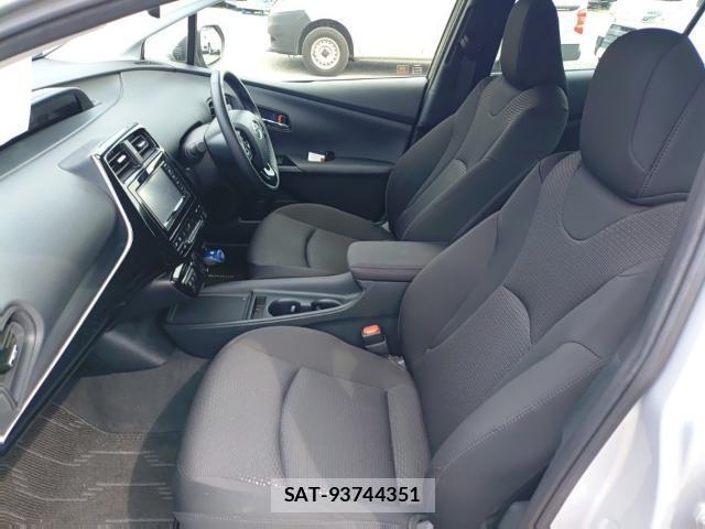 Toyota PRIUS 2019-09 8752653-15