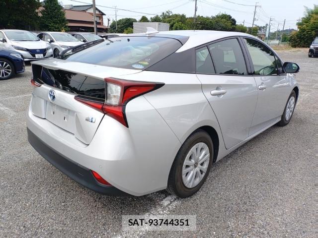 Toyota PRIUS 2019-09 8752653-4