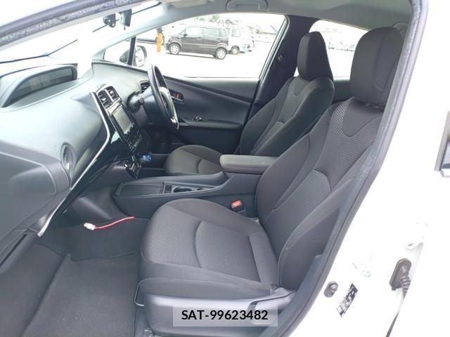 Toyota PRIUS 2019-09 8752674-15