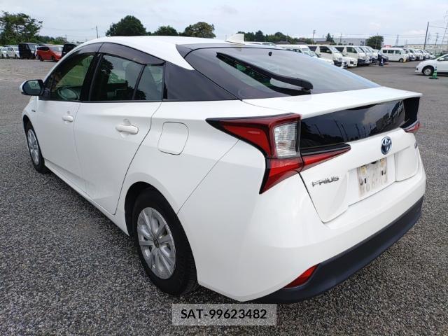 Toyota PRIUS 2019-09 8752674-5