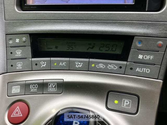 Toyota PRIUS 2013-08 8752780-15