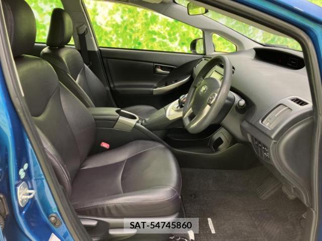 Toyota PRIUS 2013-08 8752780-3