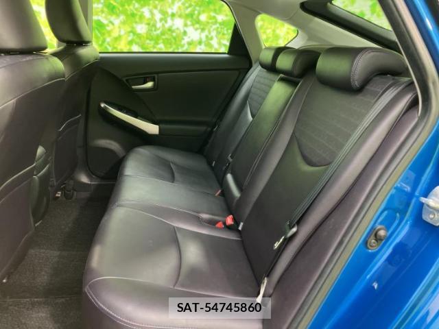 Toyota PRIUS 2013-08 8752780-6