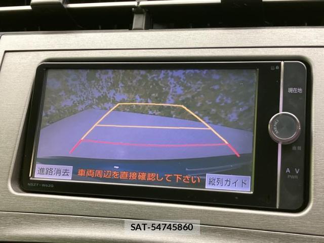 Toyota PRIUS 2013-08 8752780-9