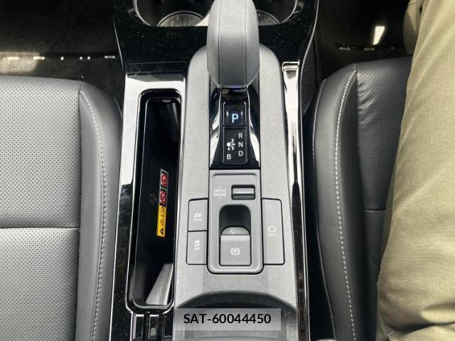 Toyota PRIUS 2024-06 8752786-12