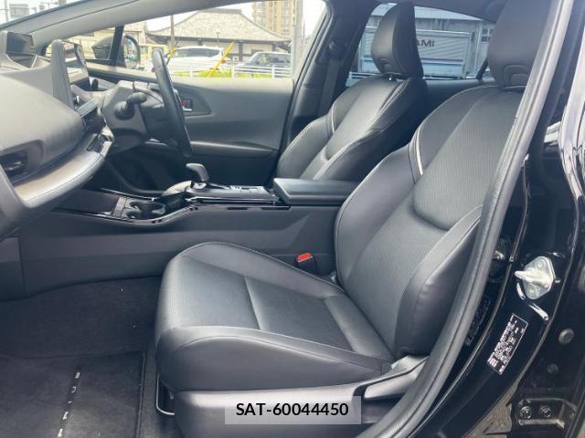 Toyota PRIUS 2024-06 8752786-4
