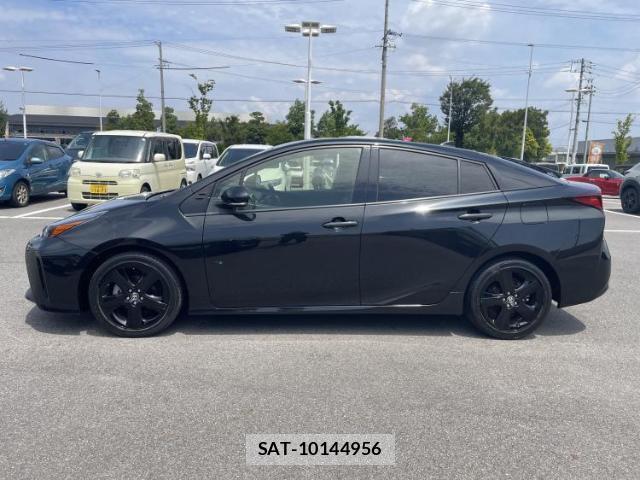 Toyota PRIUS 2022-05 8753027-1