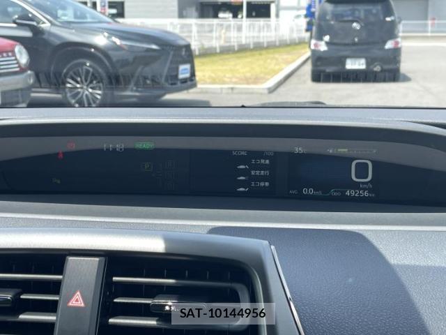 Toyota PRIUS 2022-05 8753027-12