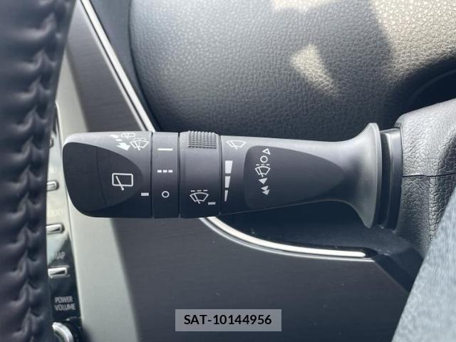 Toyota PRIUS 2022-05 8753027-15