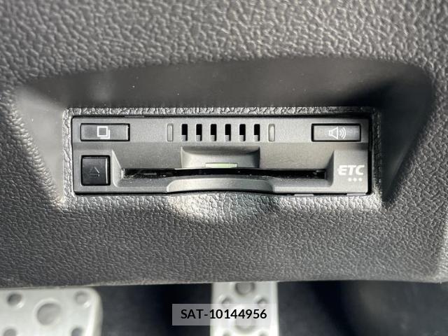 Toyota PRIUS 2022-05 8753027-17