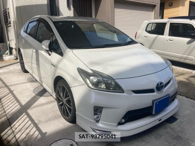 Toyota PRIUS 2014-03 8753031-0