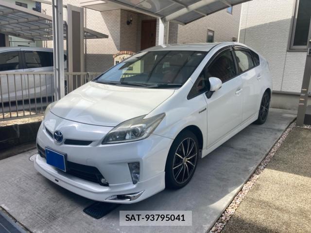 Toyota PRIUS 2014-03 8753031-1