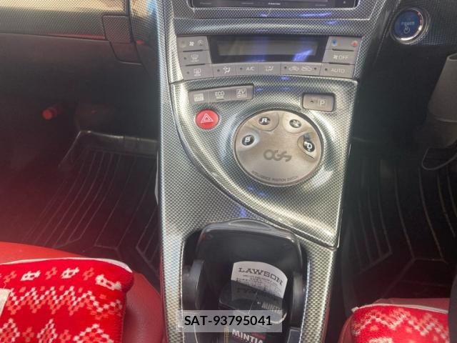 Toyota PRIUS 2014-03 8753031-15