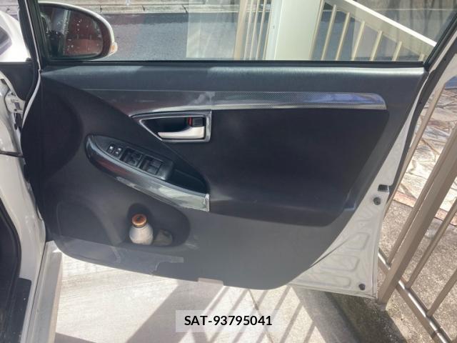 Toyota PRIUS 2014-03 8753031-8