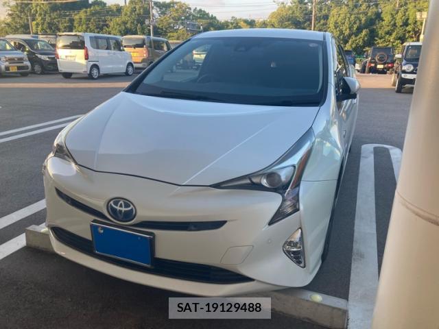 Toyota PRIUS 2016-09 8753037-1