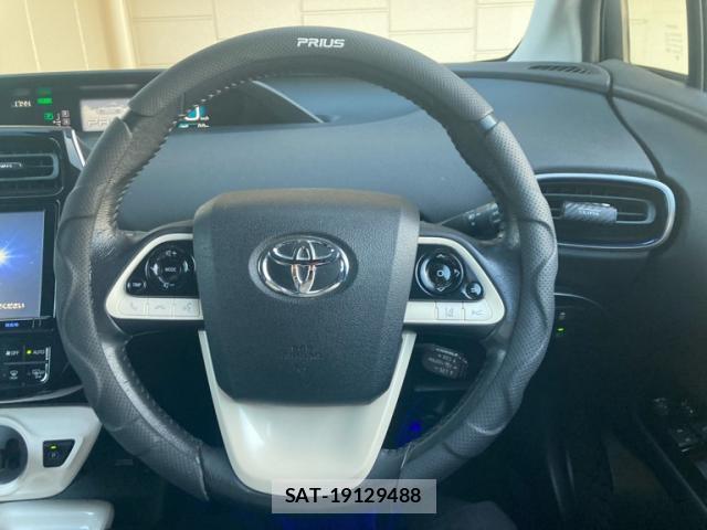 Toyota PRIUS 2016-09 8753037-10