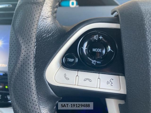 Toyota PRIUS 2016-09 8753037-11