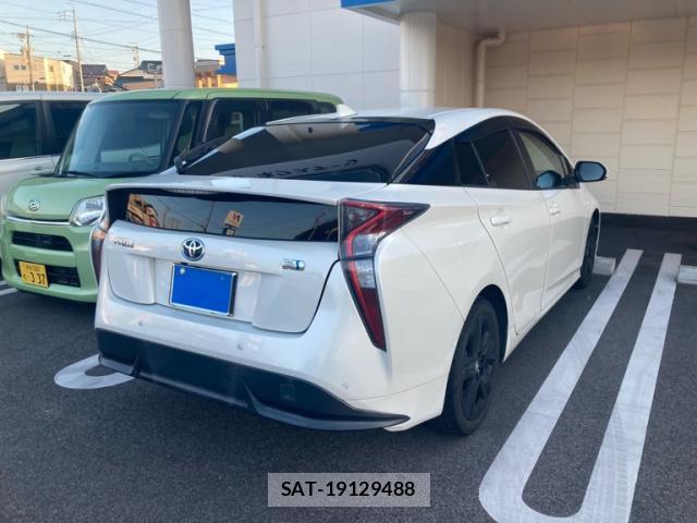 Toyota PRIUS 2016-09 8753037-13