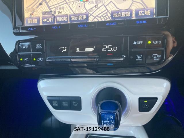 Toyota PRIUS 2016-09 8753037-16