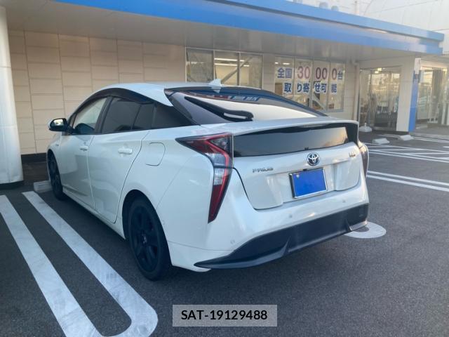 Toyota PRIUS 2016-09 8753037-2