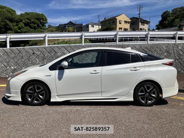 Toyota PRIUS 2016-01 8753096-1