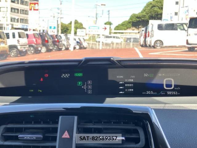 Toyota PRIUS 2016-01 8753096-13