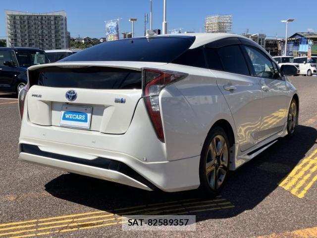 Toyota PRIUS 2016-01 8753096-2