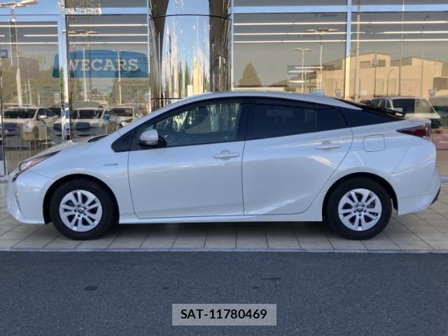 Toyota PRIUS 2016-03 8753114-1
