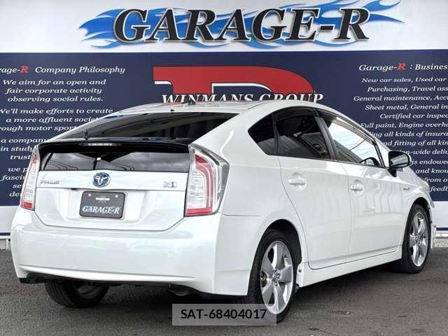 Toyota PRIUS 2012-08 8753344-1