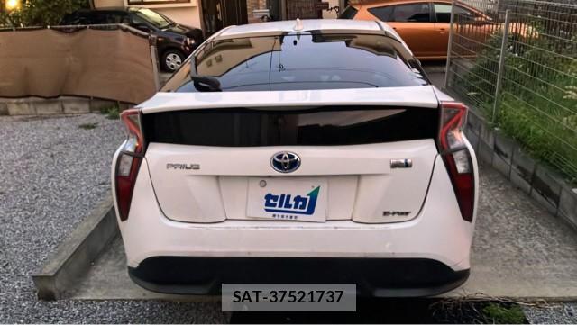 Toyota PRIUS 2016-01 8753611-1