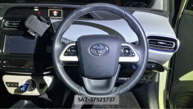 Toyota PRIUS 2016-01 8753611-16