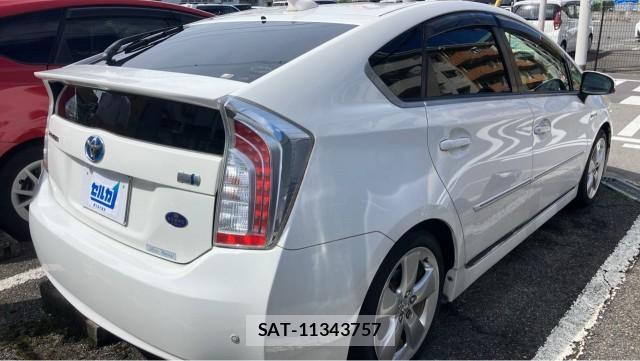 Toyota PRIUS 2012-03 8753624-12