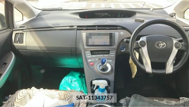 Toyota PRIUS 2012-03 8753624-2