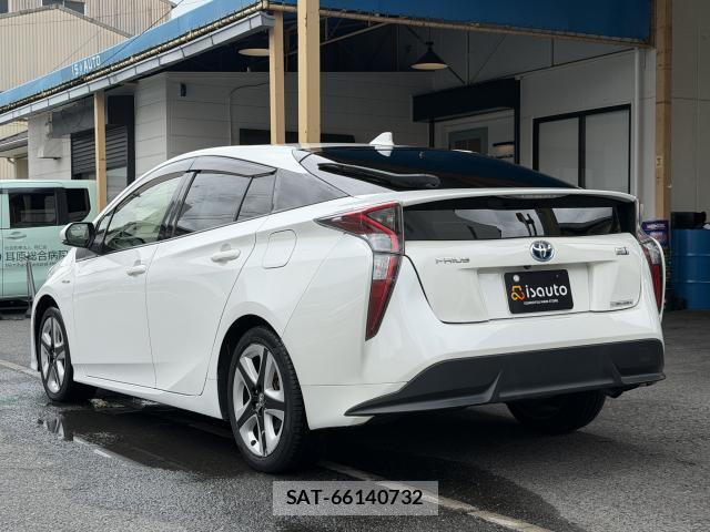 Toyota PRIUS 2016-02 8753916-15