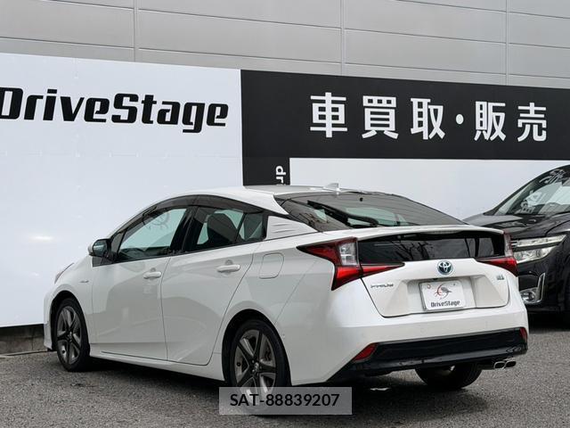 Toyota PRIUS 2019-03 8753948-14