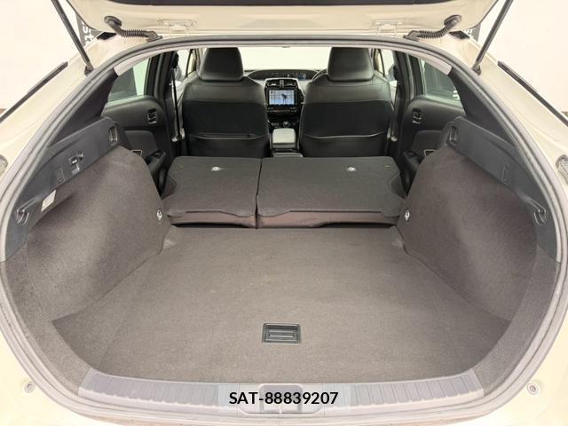 Toyota PRIUS 2019-03 8753948-15