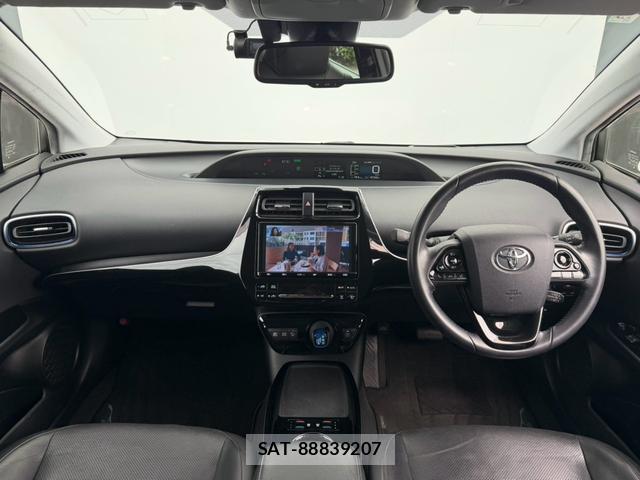 Toyota PRIUS 2019-03 8753948-2