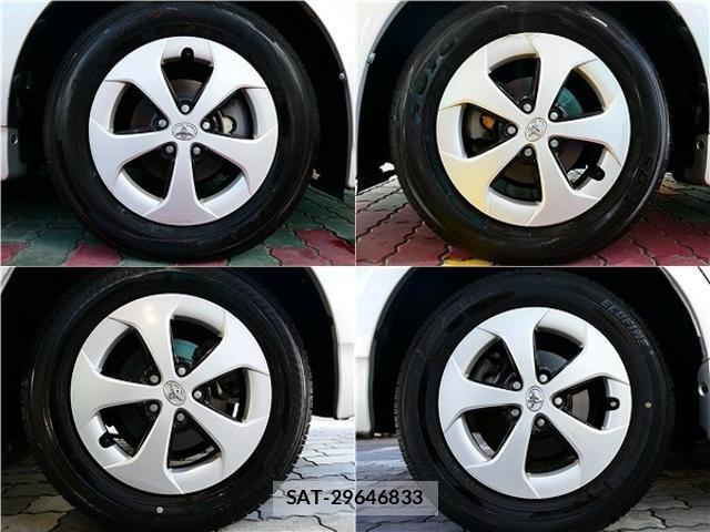 Toyota PRIUS 2015-08 8753953-18