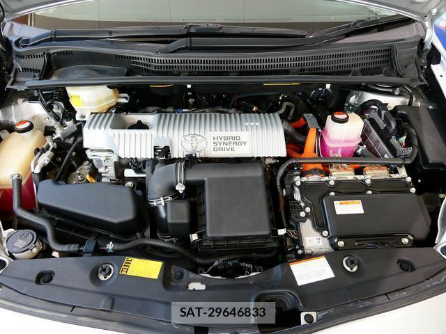 Toyota PRIUS 2015-08 8753953-19