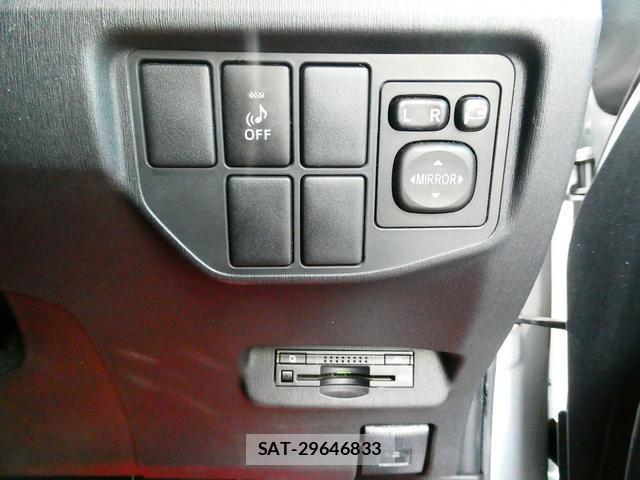 Toyota PRIUS 2015-08 8753953-8