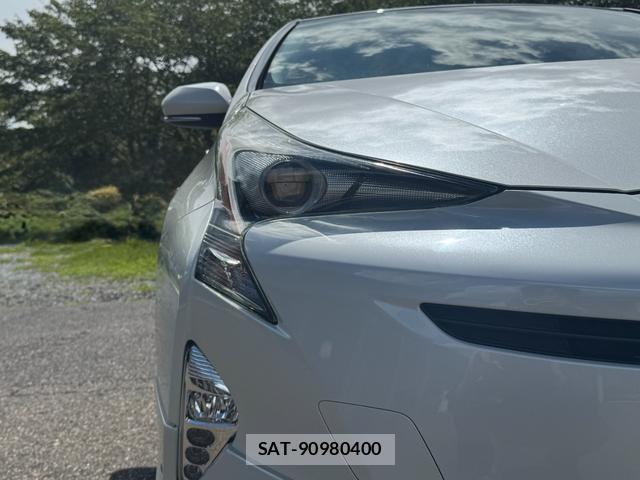 Toyota PRIUS 2018-04 8754019-10