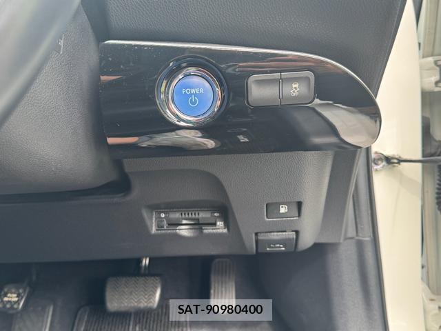 Toyota PRIUS 2018-04 8754019-18