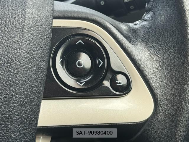 Toyota PRIUS 2018-04 8754019-19