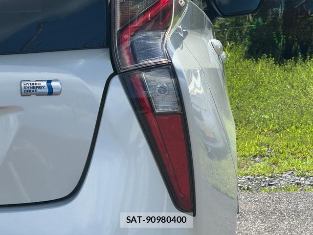 Toyota PRIUS 2018-04 8754019-4
