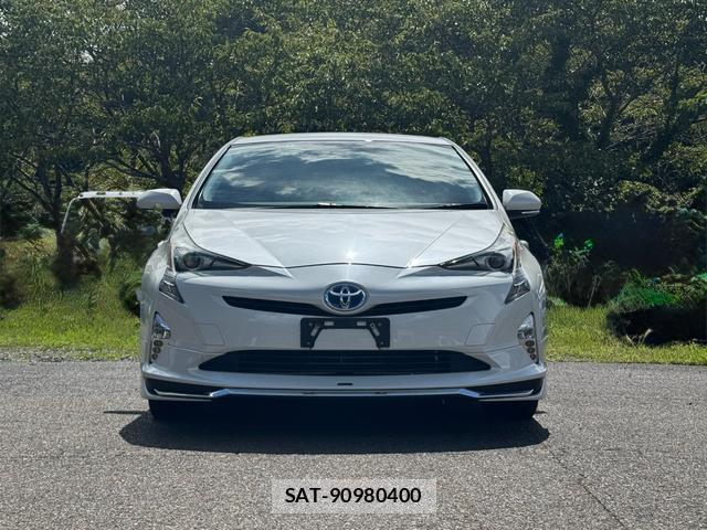 Toyota PRIUS 2018-04 8754019-6