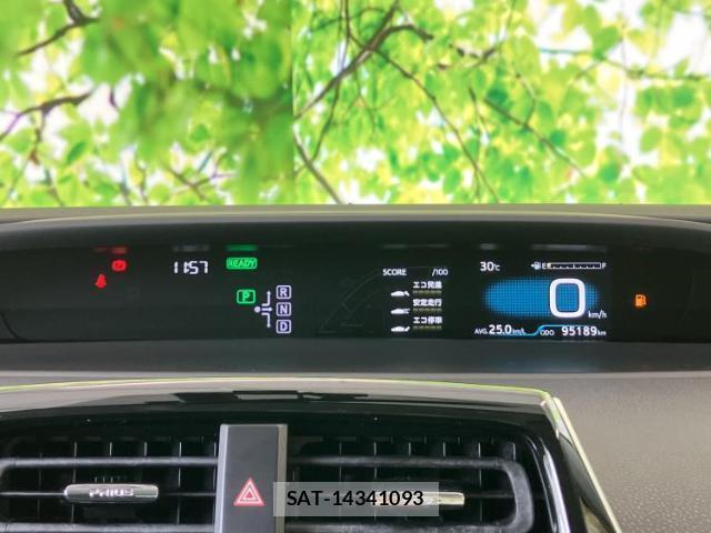 Toyota PRIUS 2016-10 8754047-12