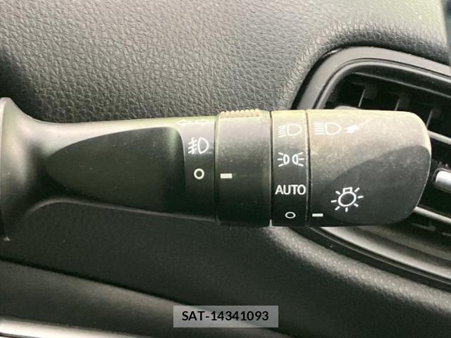Toyota PRIUS 2016-10 8754047-15