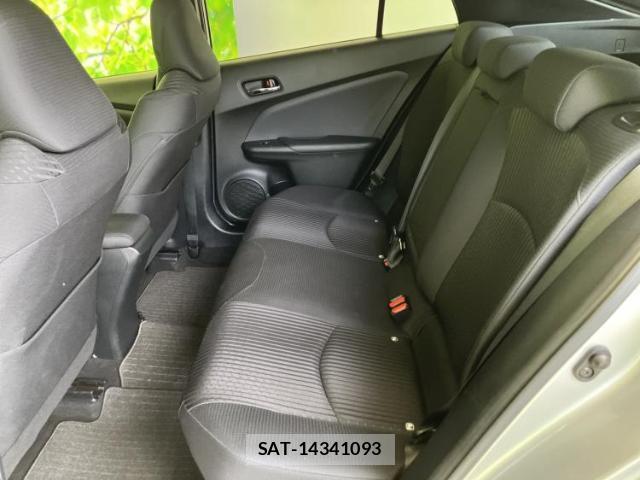 Toyota PRIUS 2016-10 8754047-6