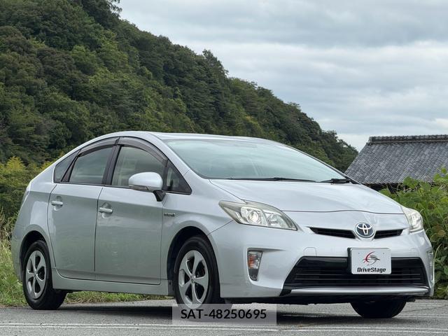 Toyota PRIUS 2012-10 8754141-13