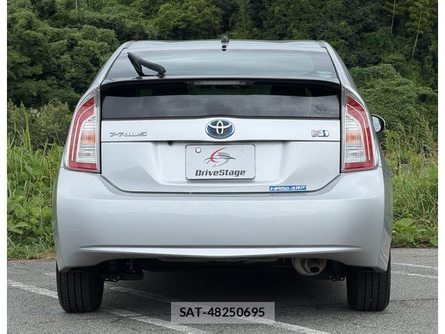 Toyota PRIUS 2012-10 8754141-15